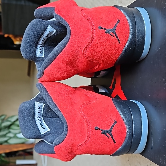 Air Jordan 5 Retro (GS) 'Raging Bull' 5.5y - Picture 3 of 10